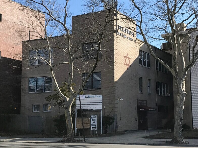 More Photos Of 25414 Union Tpke, Glen Oaks Specialty For Sale