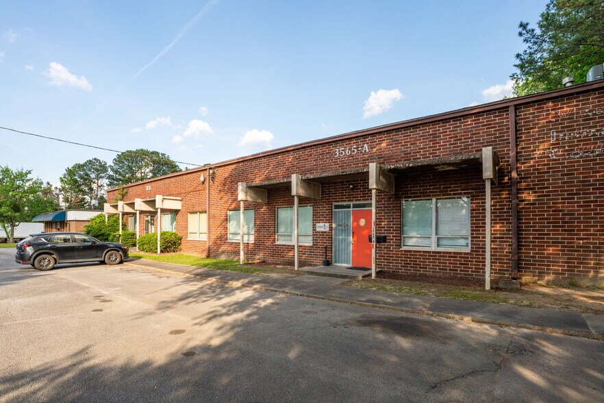 More Photos Of 3565 McCall Pl, Doraville Distribution For Lease