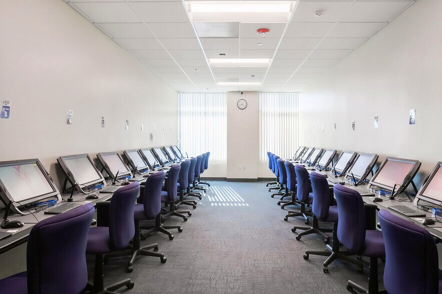 More Photos Of 1325 Spruce St, Riverside Office For Sale