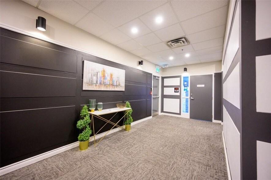 More Photos Of 180 James St S, Hamilton Office For Lease