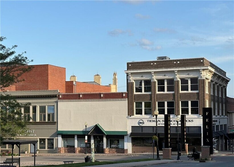 More Photos Of 706 Felix St, Saint Joseph Office For Lease