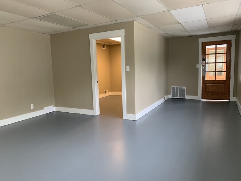 More Photos Of 2284 Quebec Rd, Cincinnati Flex For Lease