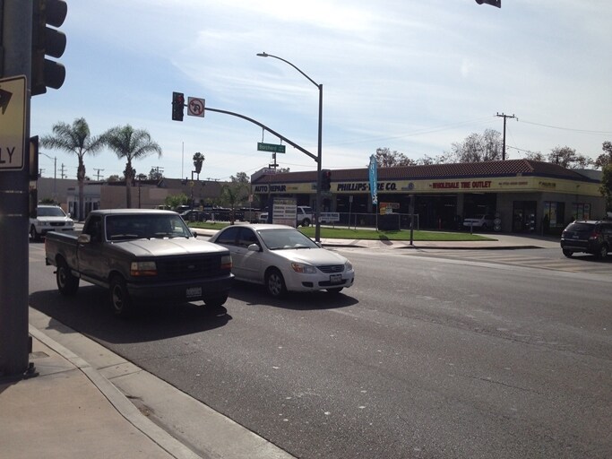 More Photos Of 1402 S Main St, Santa Ana Auto Repair For Lease