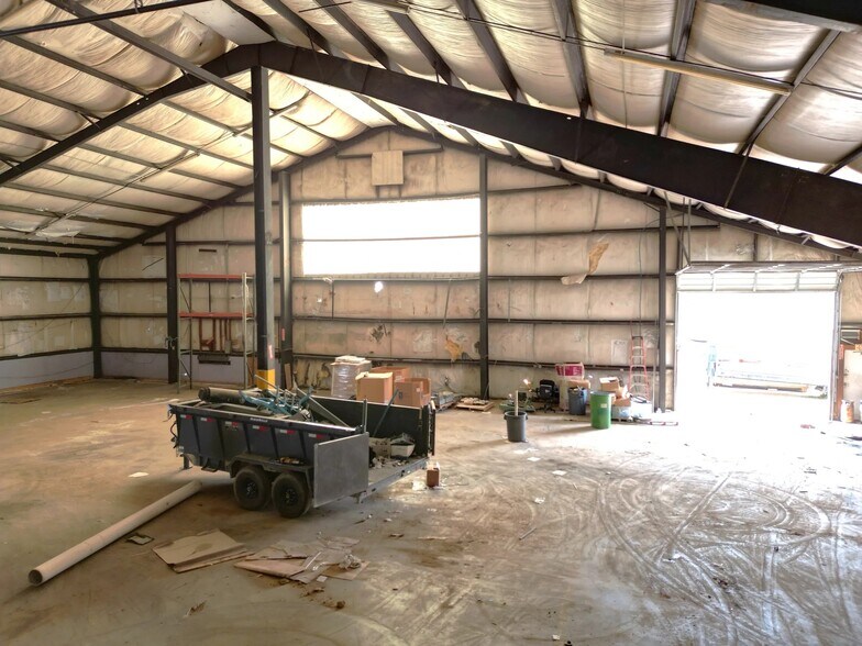 More Photos Of 158 American Way, Madison Distribution For Lease