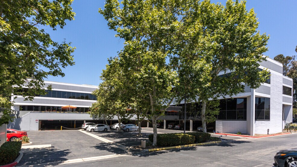 More Photos Of 2100 W Orangewood Ave, Orange Unknown For Lease