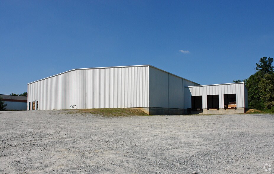 More Photos Of 1033 Springfield Rd, High Point Warehouse For Lease