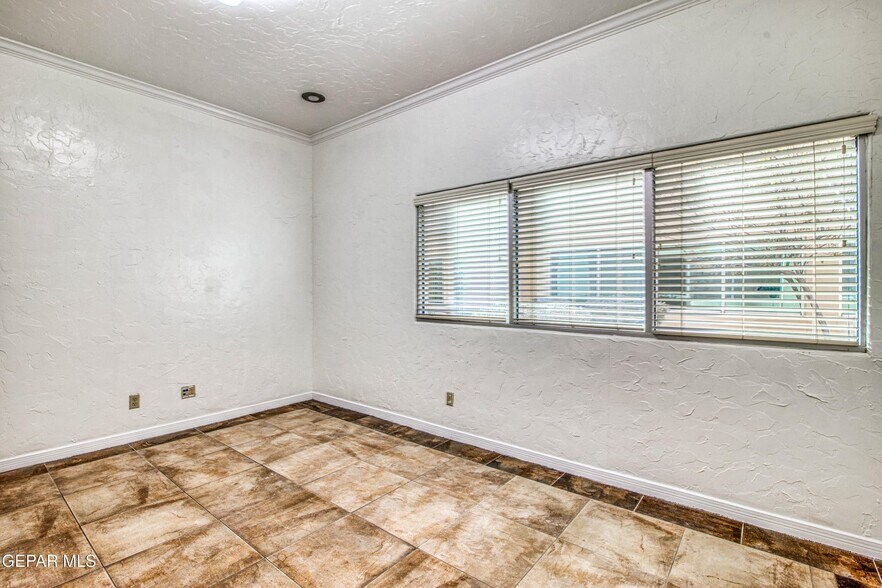 More Photos Of 550 S Mesa Hills Dr, El Paso Medical For Lease