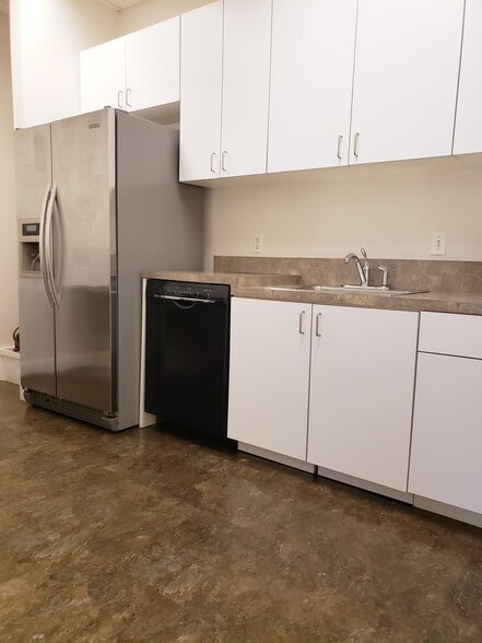More Photos Of 900 Wind River Ln, Gaithersburg Office For Sale