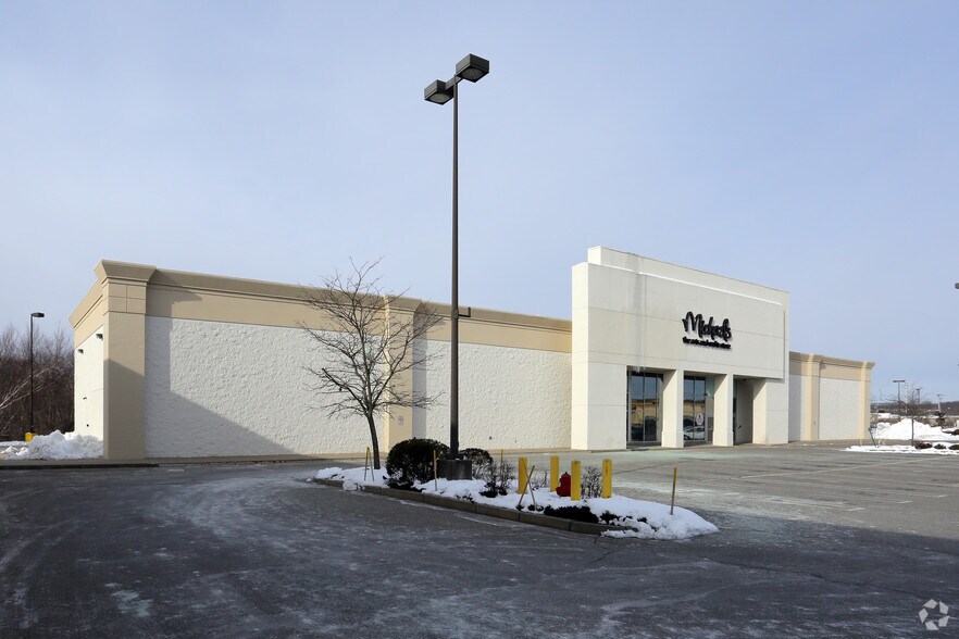 More Photos Of 201 Highland Ave, Seekonk Unknown For Lease