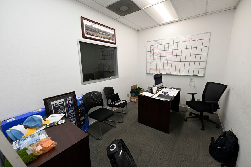 More Photos Of 121 Interpark Blvd, San Antonio Research And Development For Lease