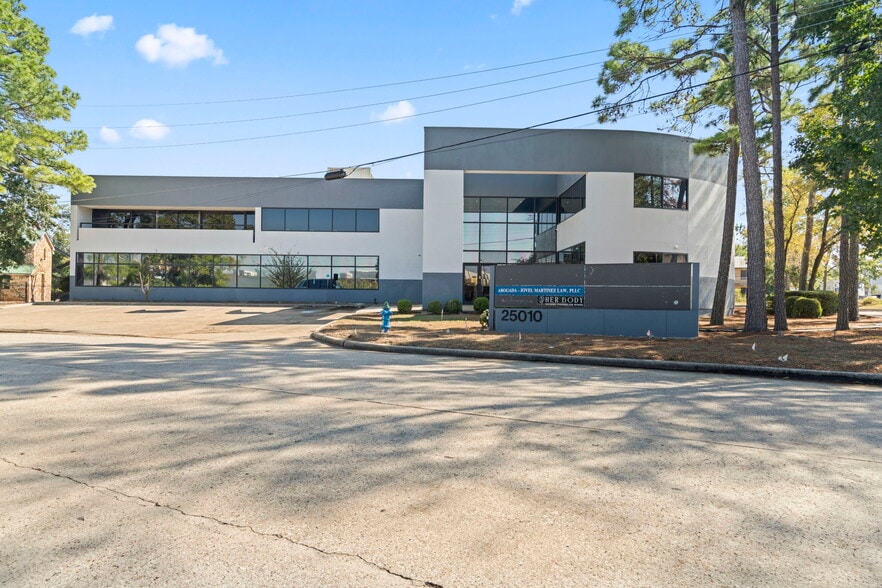 Primary Photo Of 25010 Oakhurst Dr, Spring Medical For Sale