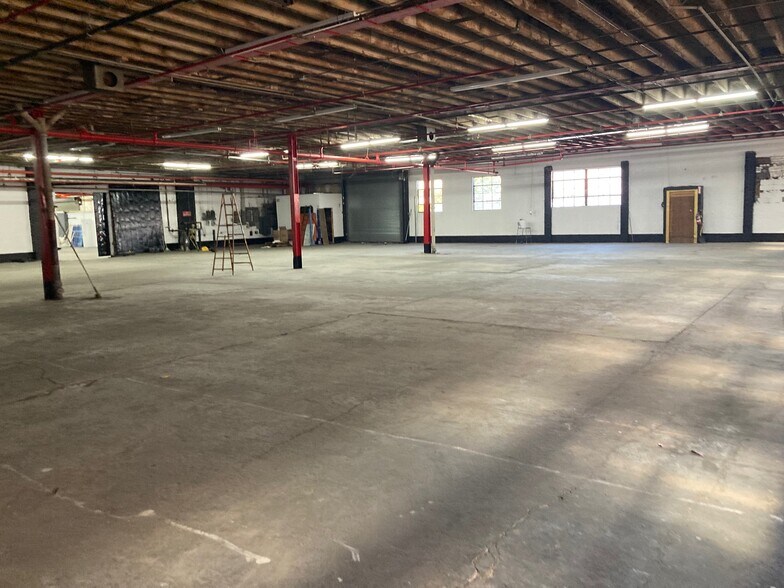 More Photos Of 655-667 Atkins Ave, Brooklyn Warehouse For Lease