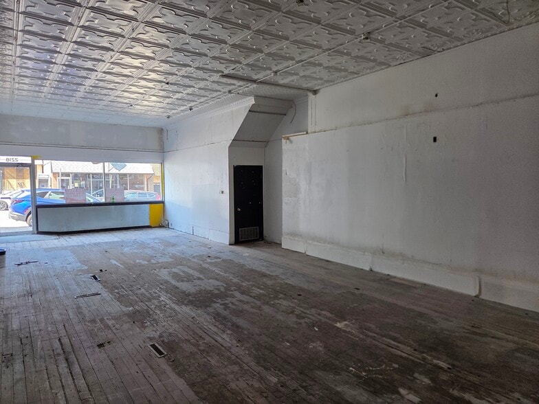 More Photos Of 2218 College St, Cedar Falls Storefront For Lease