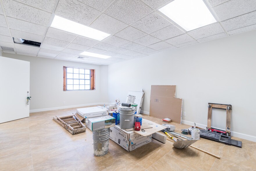 More Photos Of 3035 E Commercial Blvd, Fort Lauderdale Medical For Sale