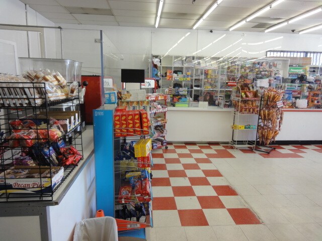More Photos Of 12845-12855 Prairie Ave, Hawthorne Convenience Store For Lease