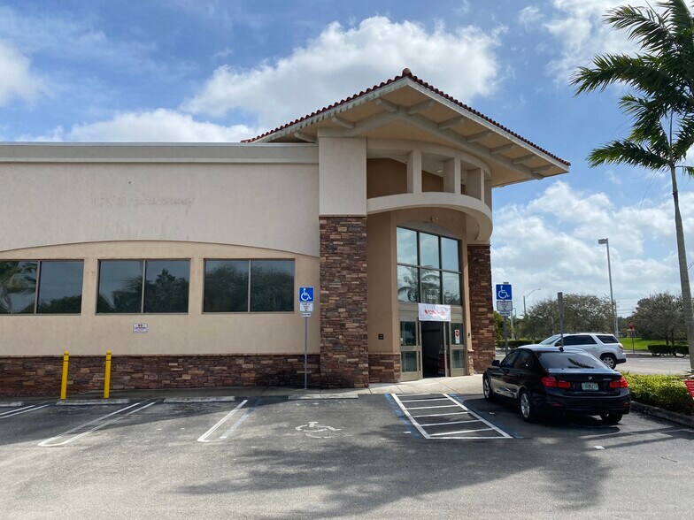 More Photos Of 10001 Sheridan St, Hollywood Drugstore For Lease