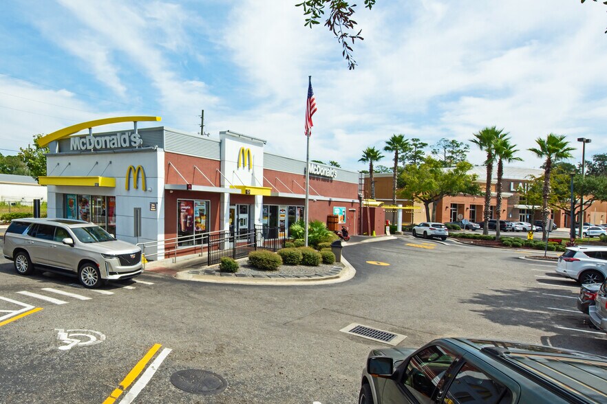 More Photos Of 3600 W University Blvd, Jacksonville Unknown For Lease