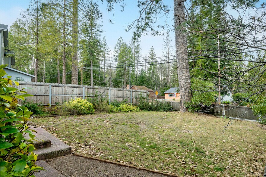 More Photos Of 825 Zion St, Nevada City Office For Sale