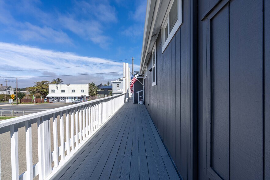 More Photos Of 267 W Sixth St, Port Orford Storefront Retail Residential For Sale
