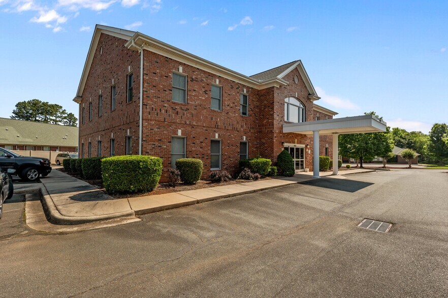 More Photos Of 2961 Crouse Ln, Burlington Medical For Sale