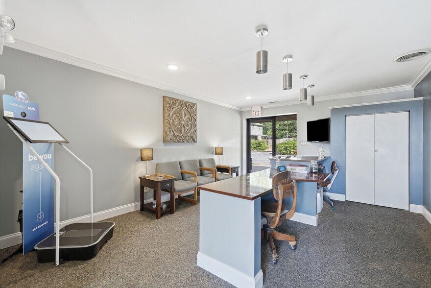 More Photos Of 8265 S Archer Ave, Willow Springs Medical For Sale