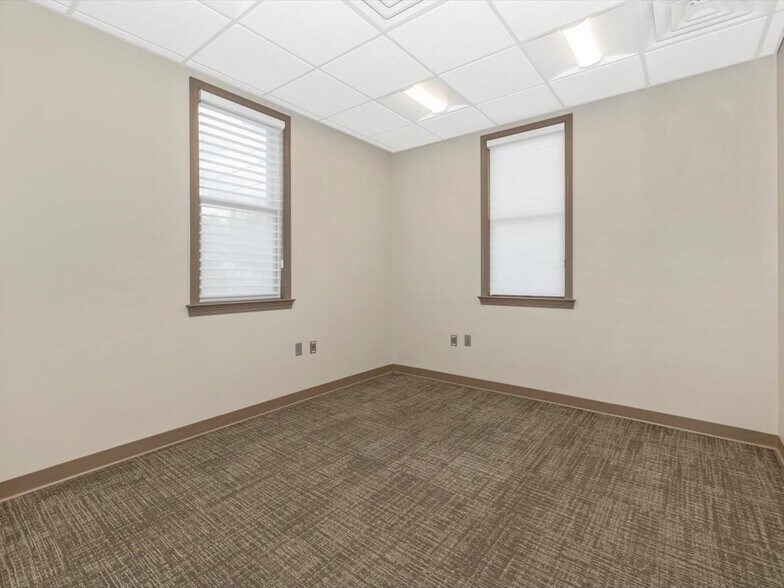 More Photos Of 100 S Main St, Smithsburg Bank For Sale