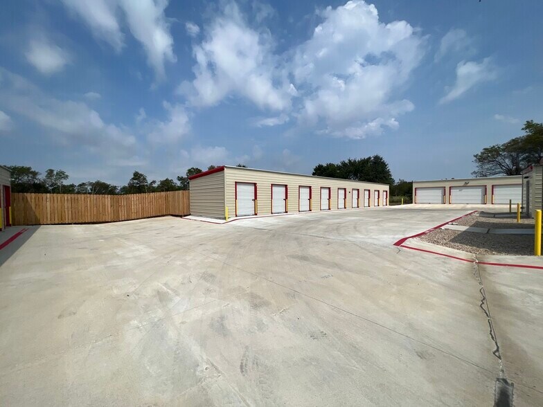 More Photos Of 1337 Arbala Rd, Sulphur Springs Self Storage For Sale