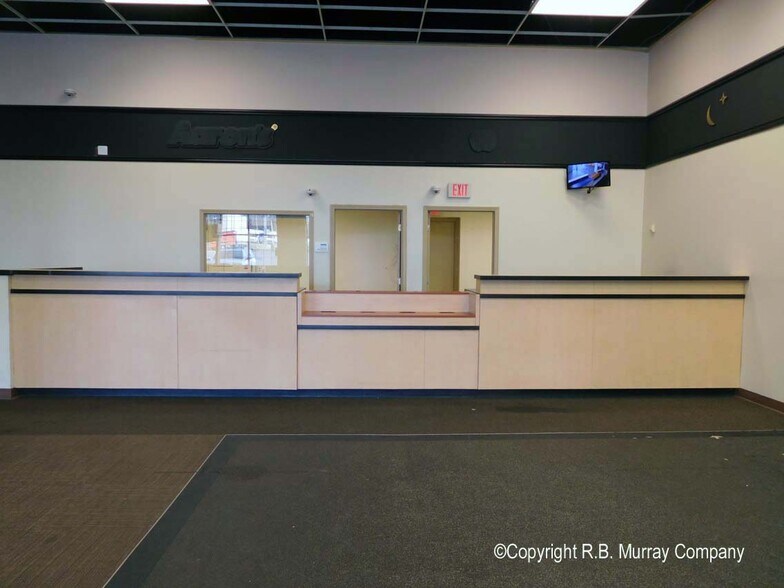 More Photos Of 2336-2350 S Campbell Ave, Springfield General Retail For Lease