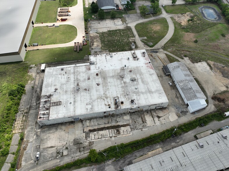 Primary Photo Of 410 Glendale-Milford Rd, Cincinnati Manufacturing For Sale