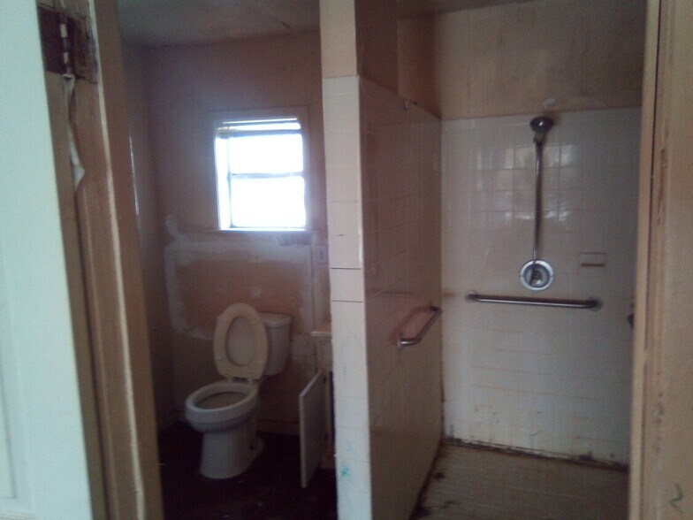 More Photos Of 386 S Commerce St, Big Wells Land For Sale