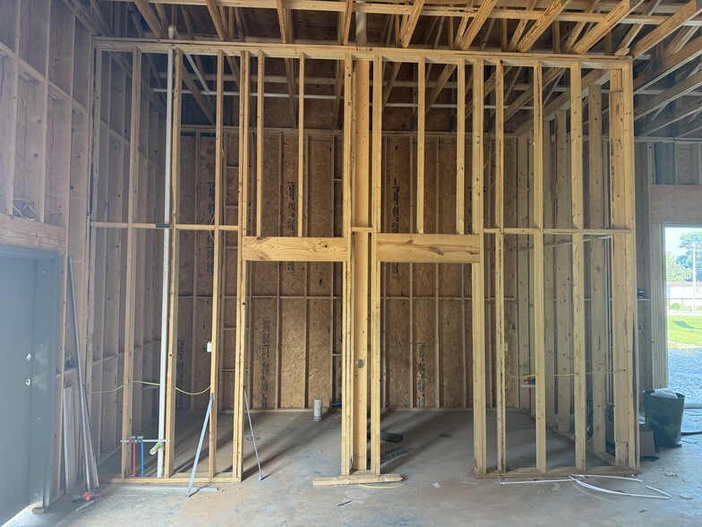 More Photos Of 5844 Scottsville Rd, Bowling Green Storefront Retail Office For Sale