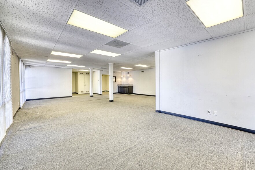 More Photos Of 17772 Irvine Blvd, Tustin Office For Lease