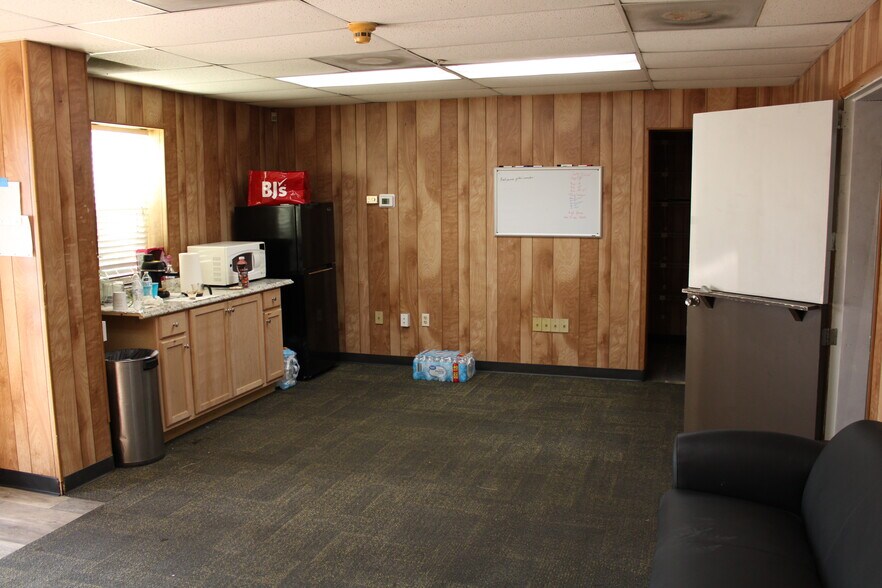 More Photos Of 2020 Ortiz Ave, Fort Myers Warehouse For Sale