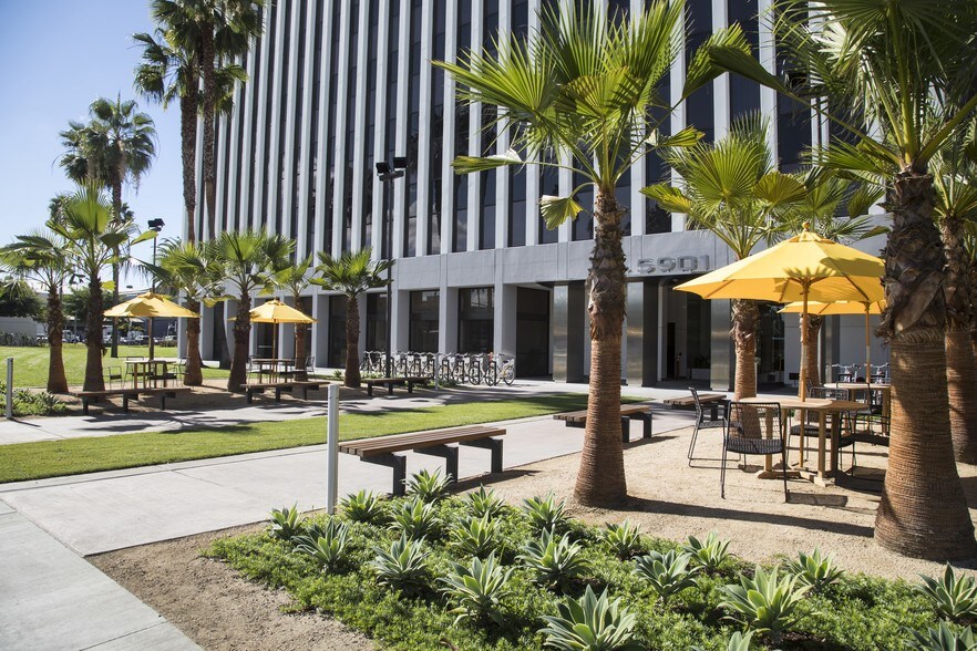 More Photos Of 5901 W Century Blvd, Los Angeles Coworking Space