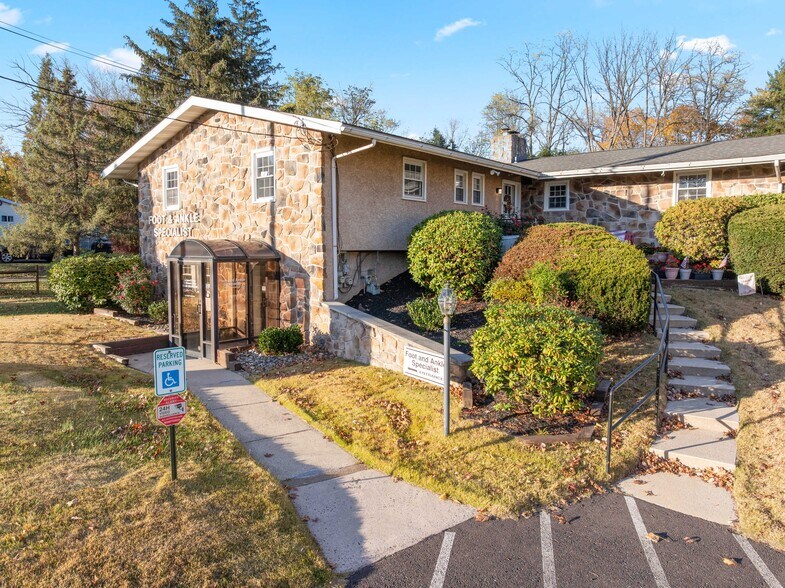 More Photos Of 123 W Main St, Trappe Medical For Sale