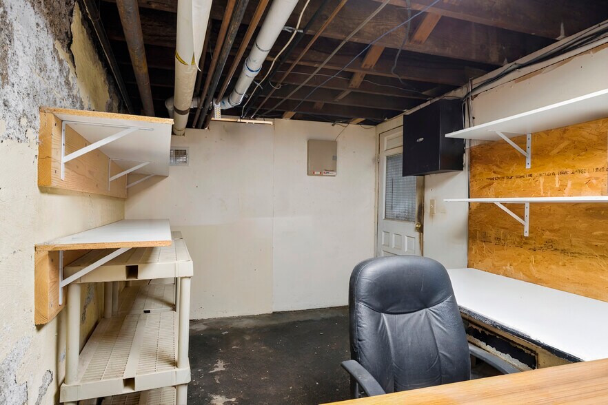 More Photos Of 367 Delaware Ave, Delmar Bar For Sale
