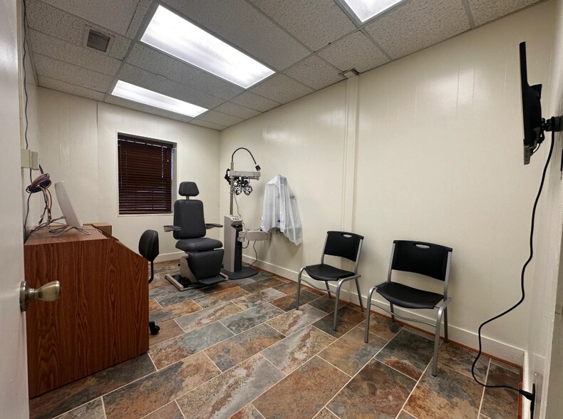 More Photos Of 2702 Shepherd St, Abilene Office For Sale
