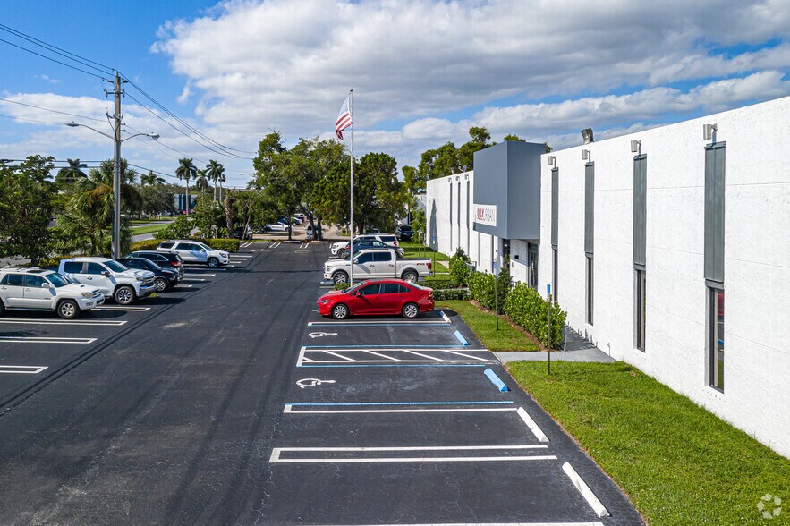More Photos Of 2901 Gateway Dr, Pompano Beach Warehouse For Lease
