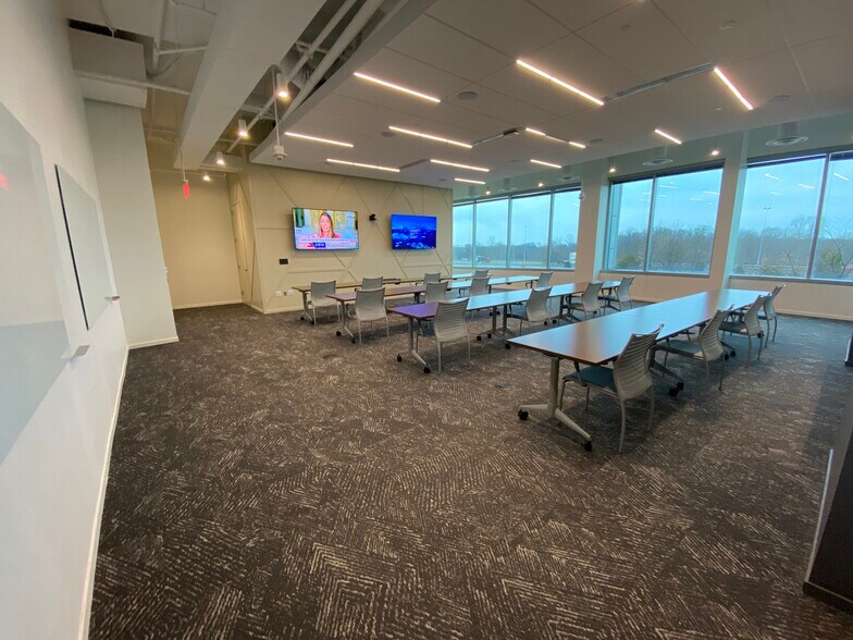 More Photos Of 21000 Atlantic Blvd, Dulles Office For Lease