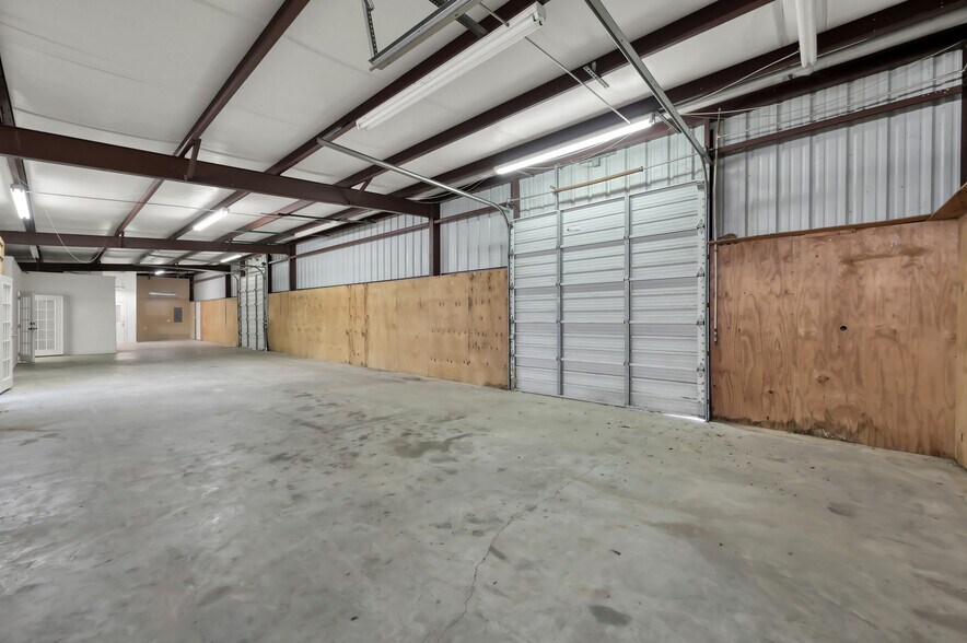More Photos Of 32219 Tamina Rd, Magnolia Distribution For Lease