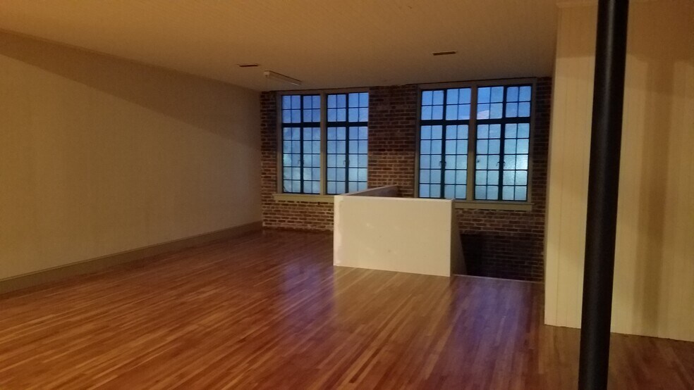 More Photos Of 501 Penman St, Charlotte Office For Sale