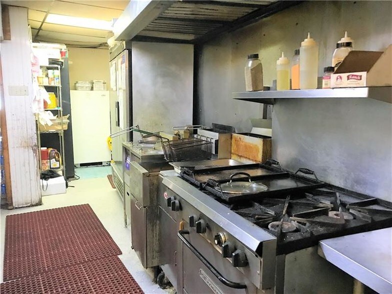 More Photos Of 1701 Hamilton St, New Castle Storefront Retail Residential For Sale