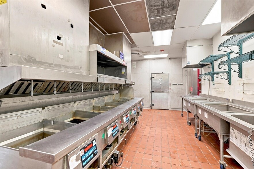 More Photos Of 2161 S Byron Butler Pky, Perry Freestanding For Sale
