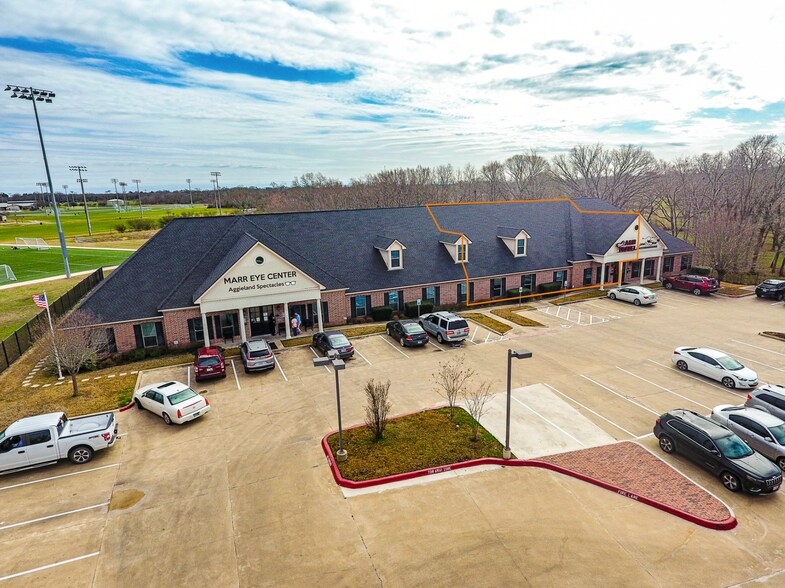 More Photos Of 3030 University Dr E, College Station Medical For Lease
