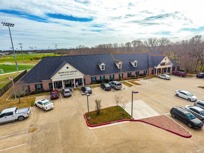 More Photos Of 3030 University Dr E, College Station Medical For Lease