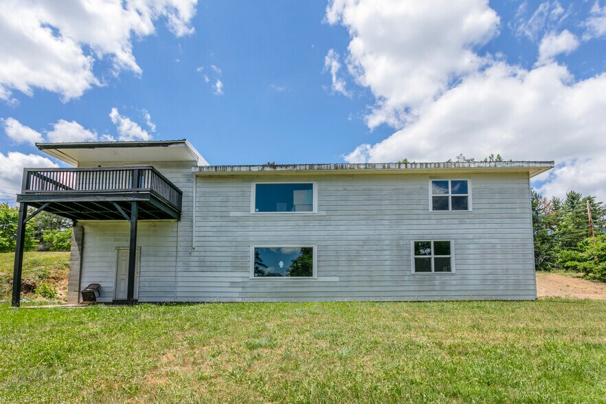 More Photos Of 13100 Bedford Rd NE, Cumberland Light Manufacturing For Sale