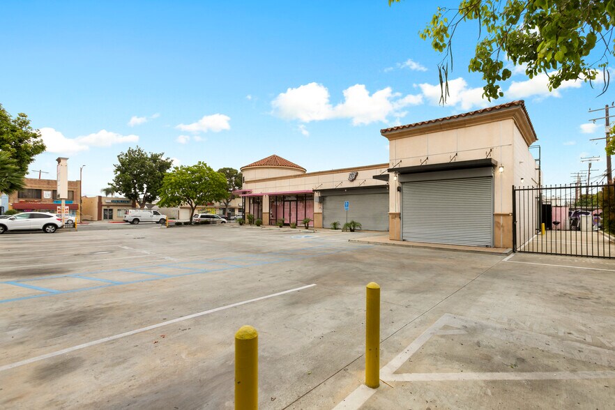 More Photos Of 3006 Florence Ave, Huntington Park Storefront For Sale