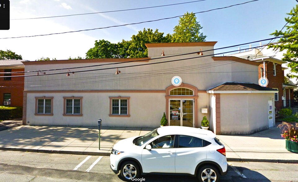 More Photos Of 4 Weber Ave, Malverne Storefront Retail Office For Lease