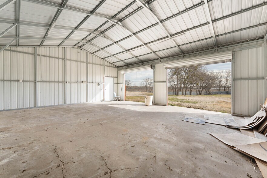 More Photos Of 11900 FM 1392, Terrell Warehouse For Lease