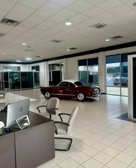 More Photos Of 220 Holiday Dr, Ardmore Auto Dealership For Sale